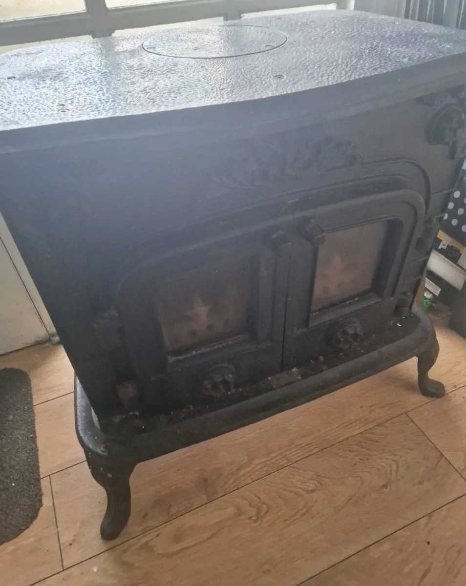 Boiler Stove + Flexible Pipe - Image 1