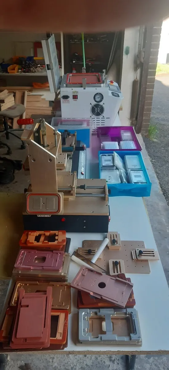 Equipment for iPhone screen repair - Image 1