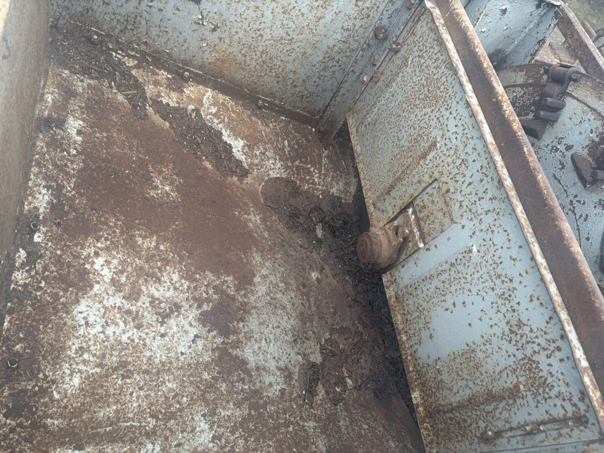 Ferguson Planter - Image 4