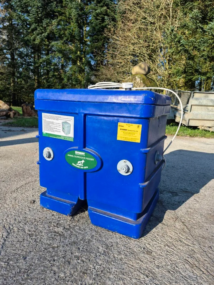 Sturdy Surrogate feeder - Image 1
