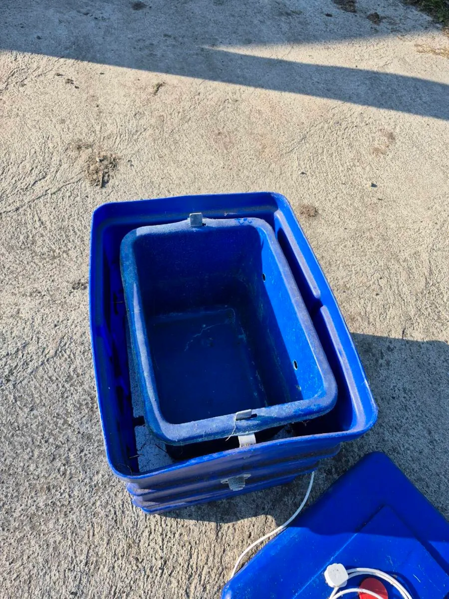 Sturdy Surrogate feeder - Image 2