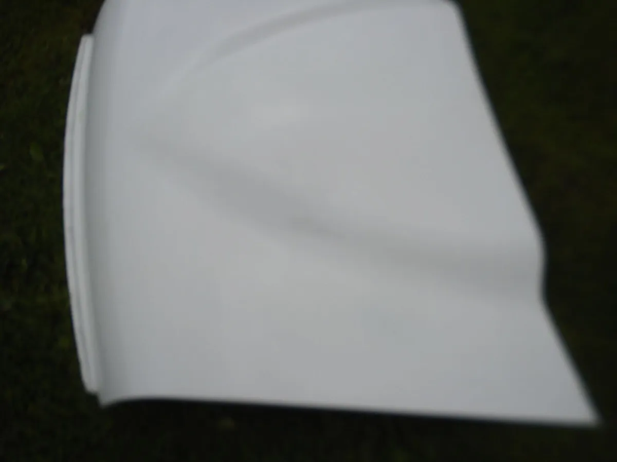 CLASSIC MINI 1959-2000 FIBREGLASS BULGE BONNET. - Image 2