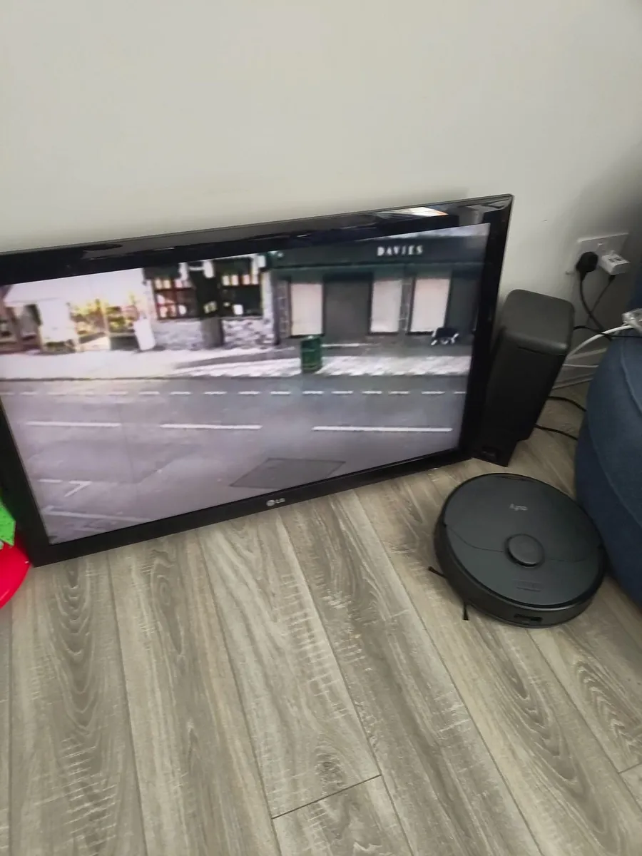 42 INCH- LG  -LED  TV WITH REMOTE - Image 1