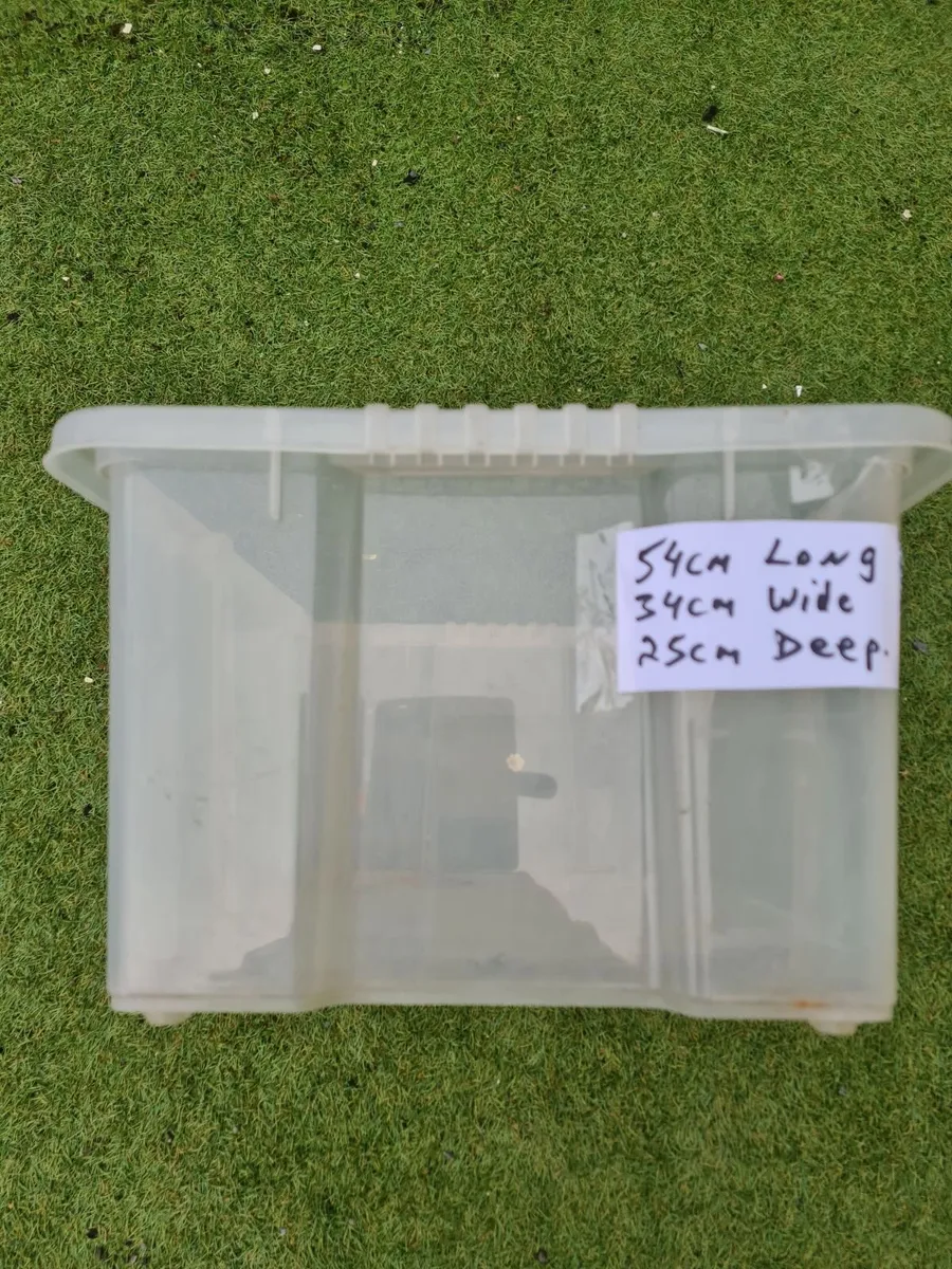 Collection of 4 x  large plastic storage boxes - Image 3