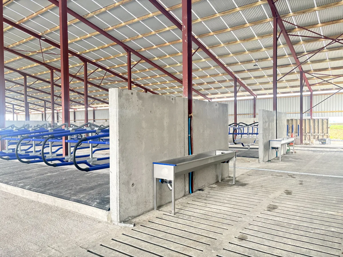 EASYFIX Stainless Steel Water Trough - Image 2