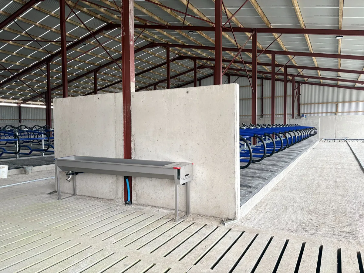 EASYFIX Stainless Steel Water Trough - Image 3