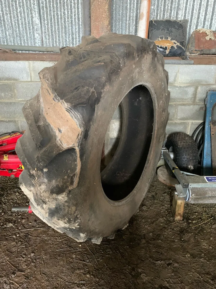 Tractor tyre - Image 1