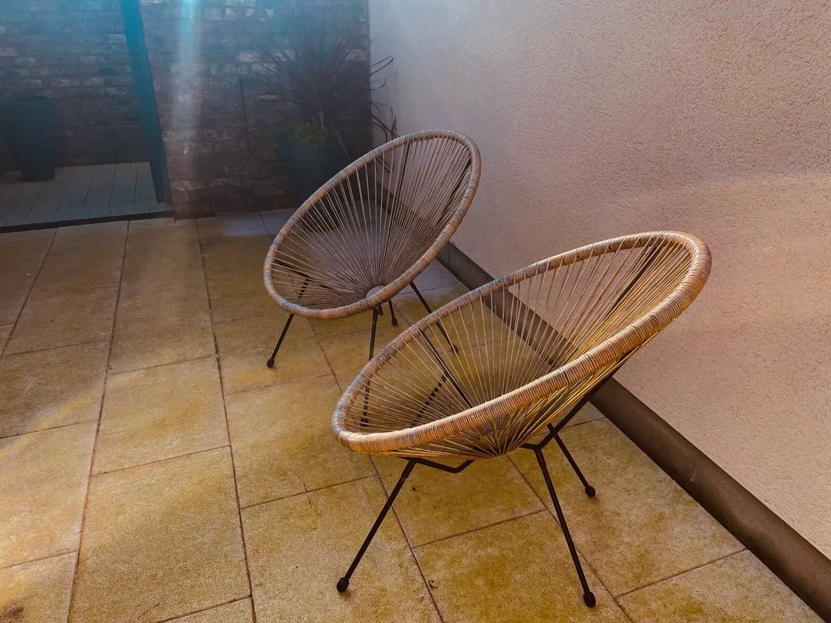Two wicker chairs - Image 2