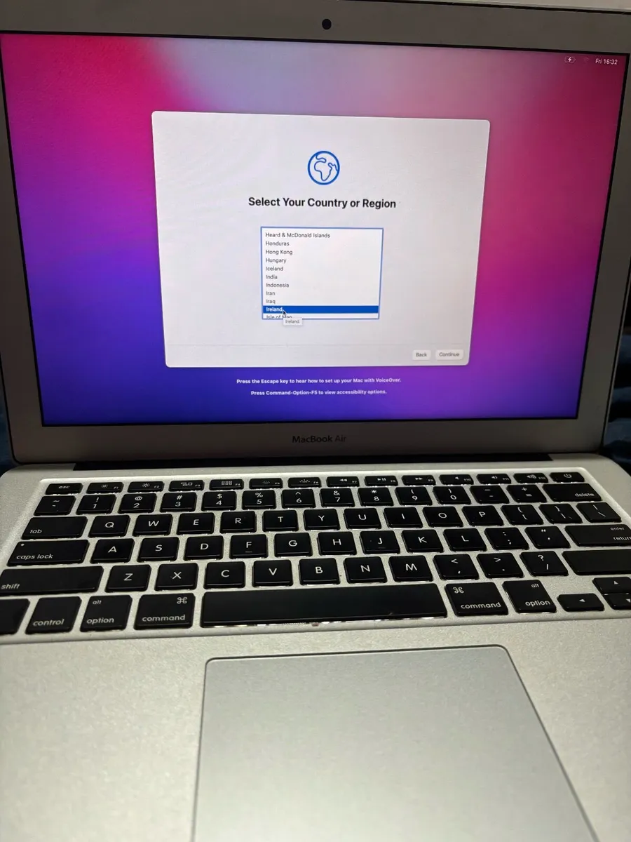 mac book air Early 2015 model - Image 3