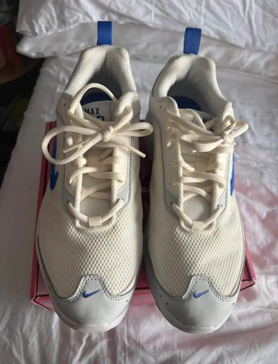 Nike runners - Image 1