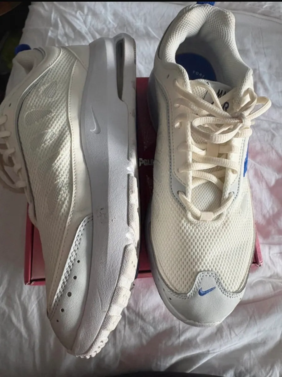 Nike runners - Image 2