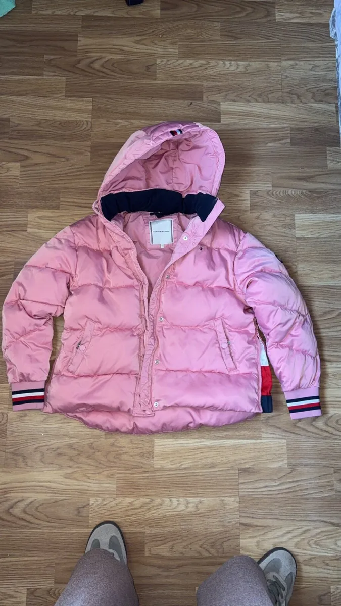 Girls tommy Hilfigher puffer coat - Image 1