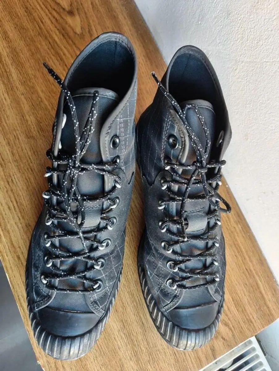 Converse unisex trainers - Image 1