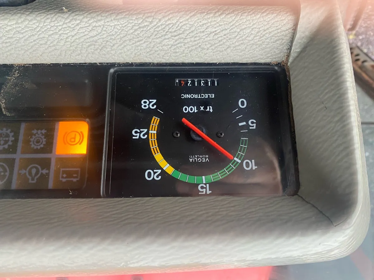 Massey ferguson 3125 - Image 4