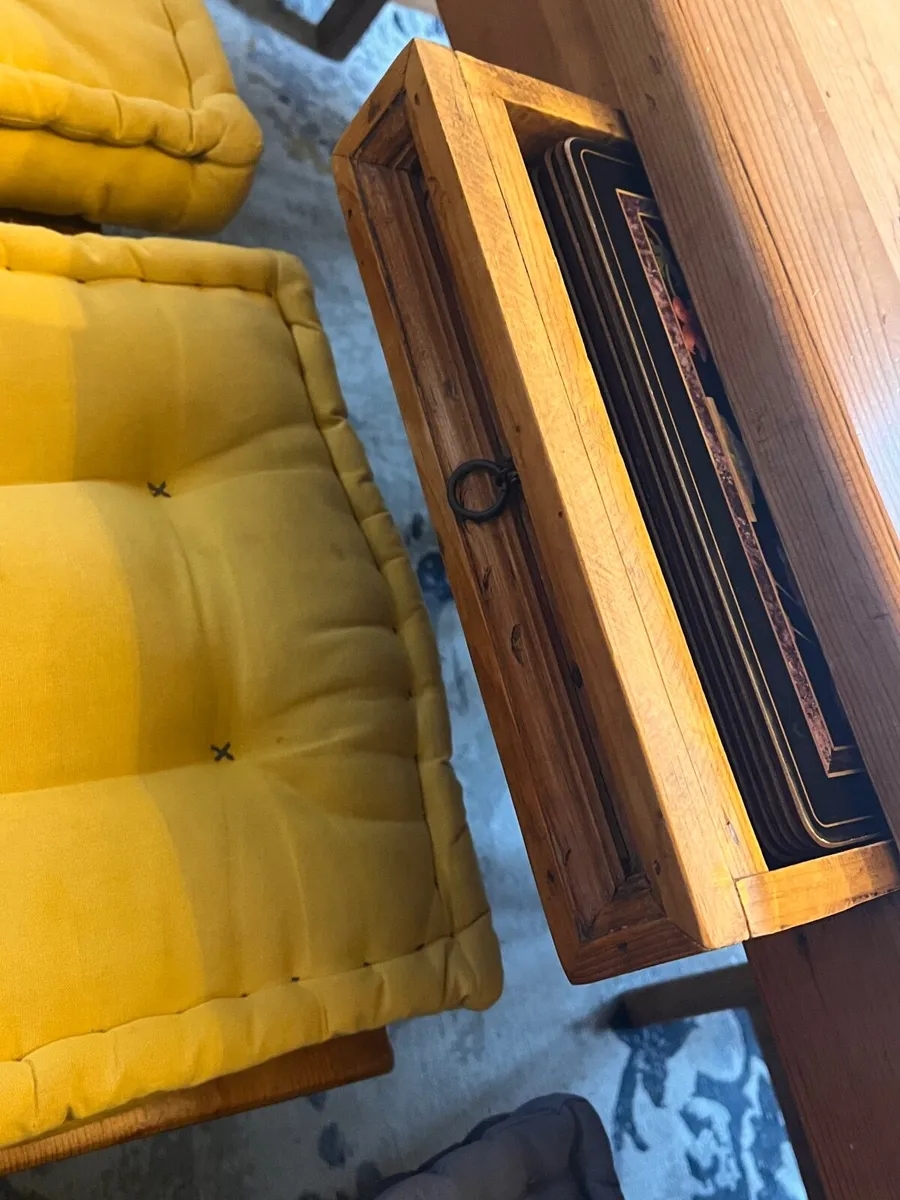 Solid pine Dining table and 8 chairs - Image 2