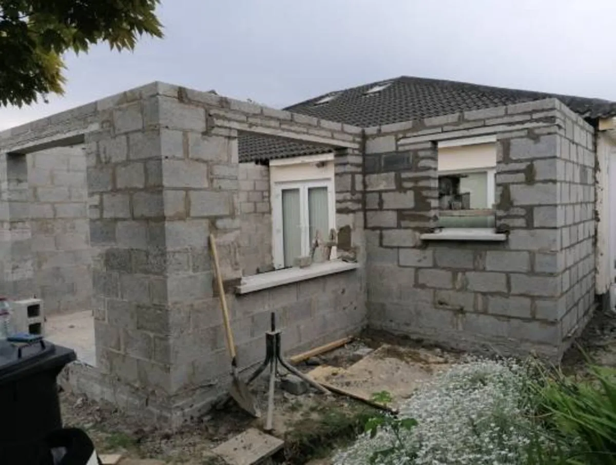 Bricklaying contractor available - Image 2