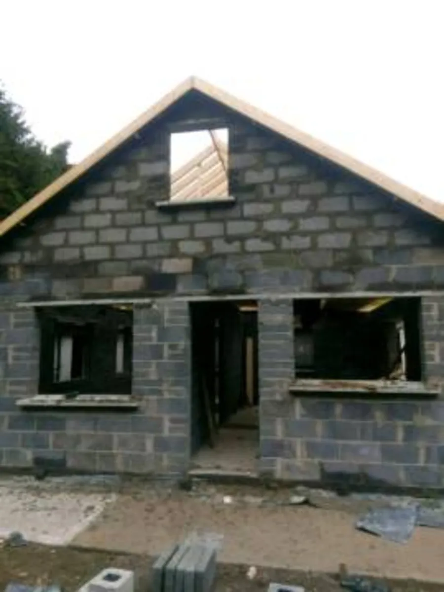 Bricklaying contractor available - Image 1