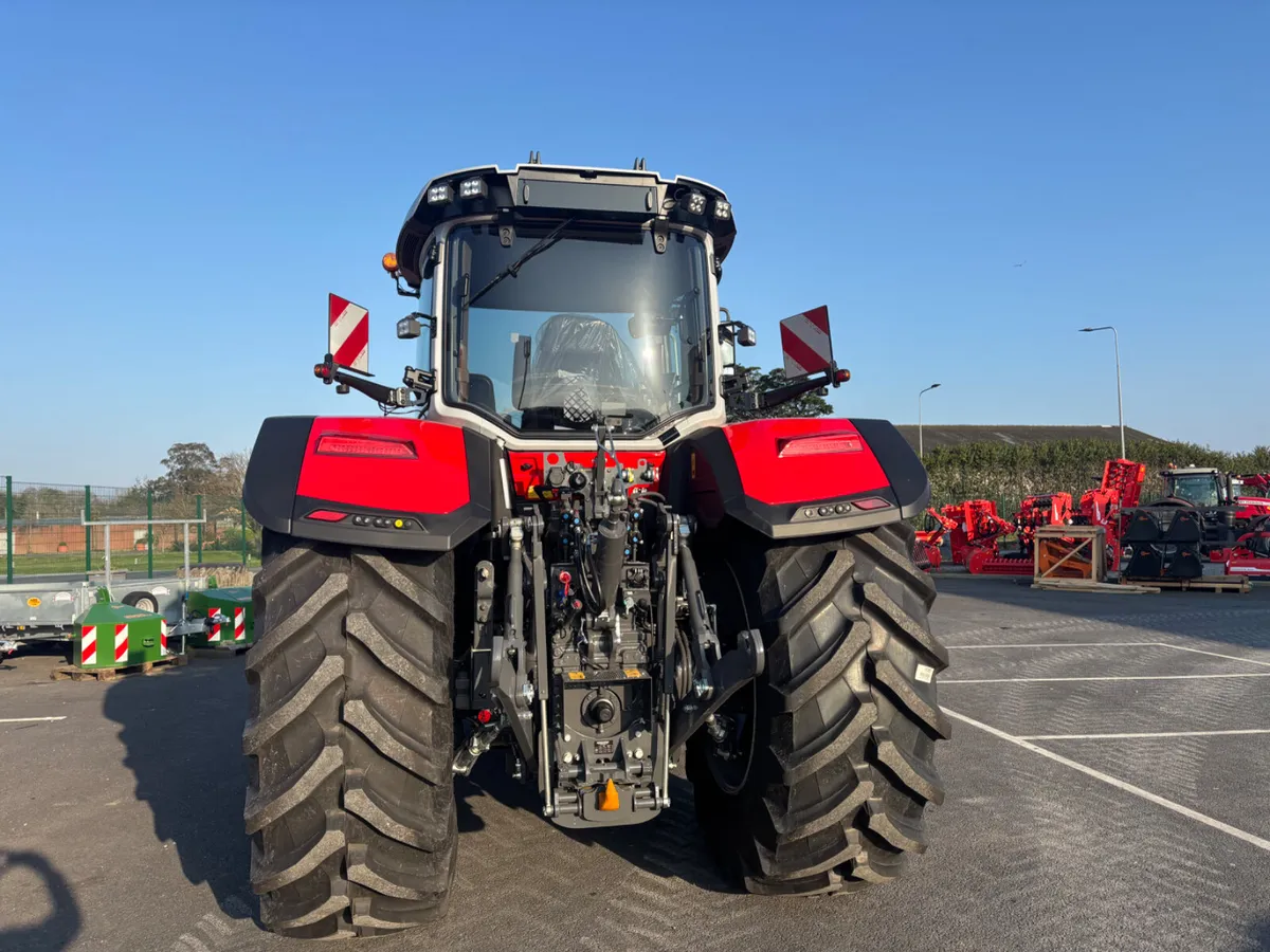 Massey Ferguson 8S 225 XTRA - Image 4
