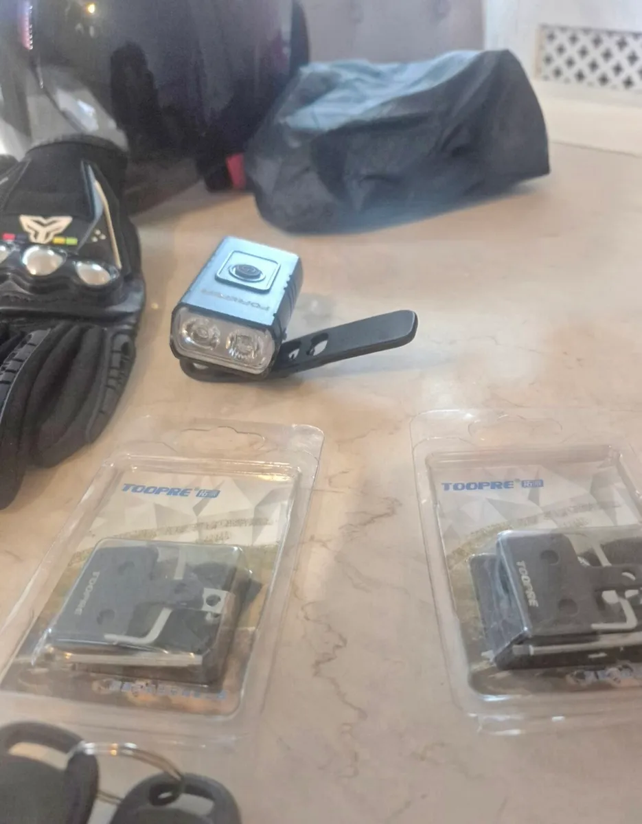 JOB LOTS BICYCLE KITS BIKE HELMET AND GLOVES BIKE - Image 2