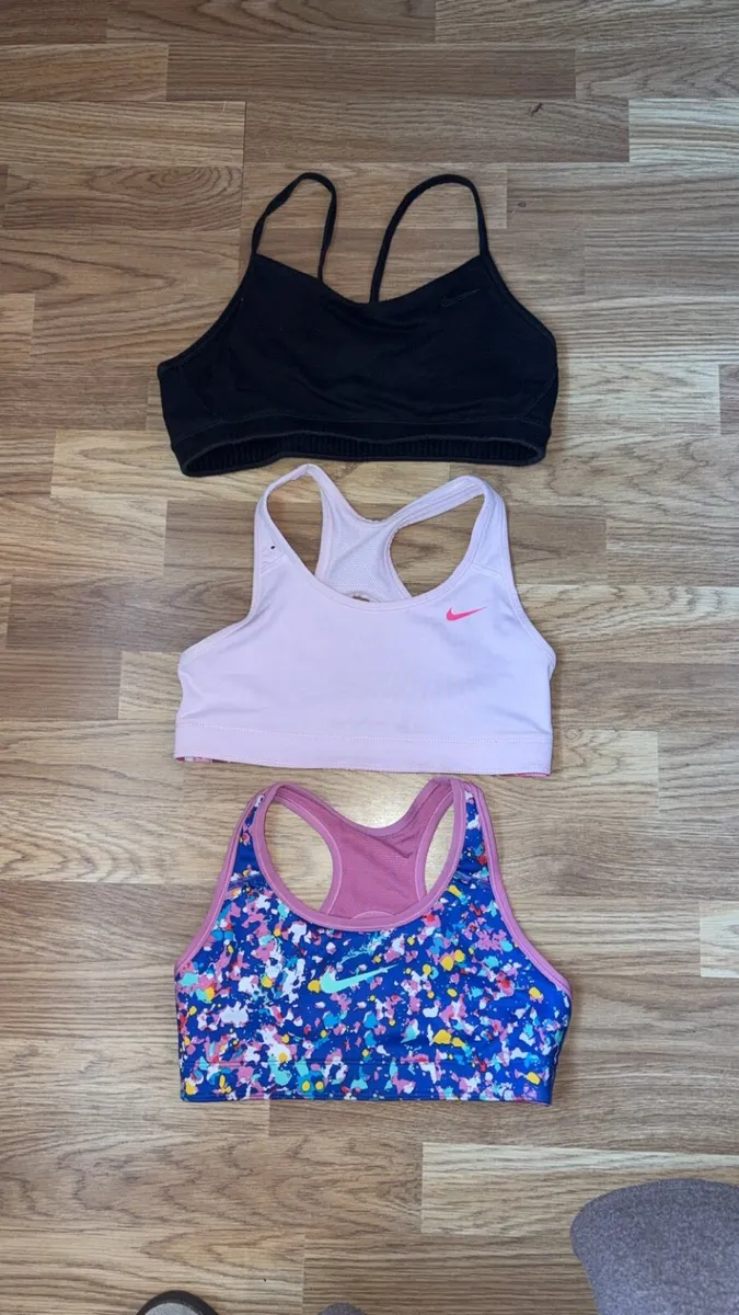Girls sports bras - Image 1