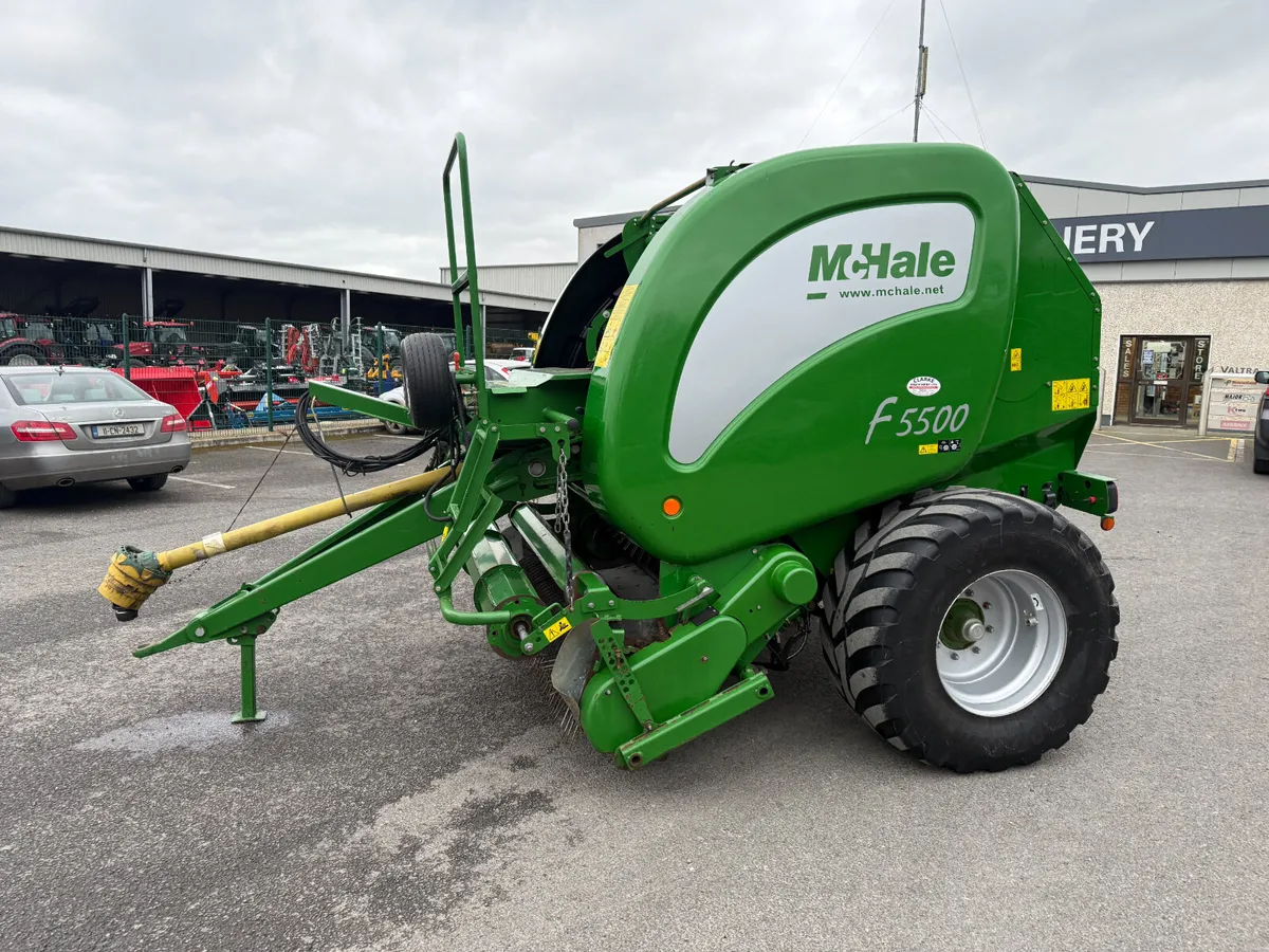 2016 McHale F5500 Round Baler - Image 3