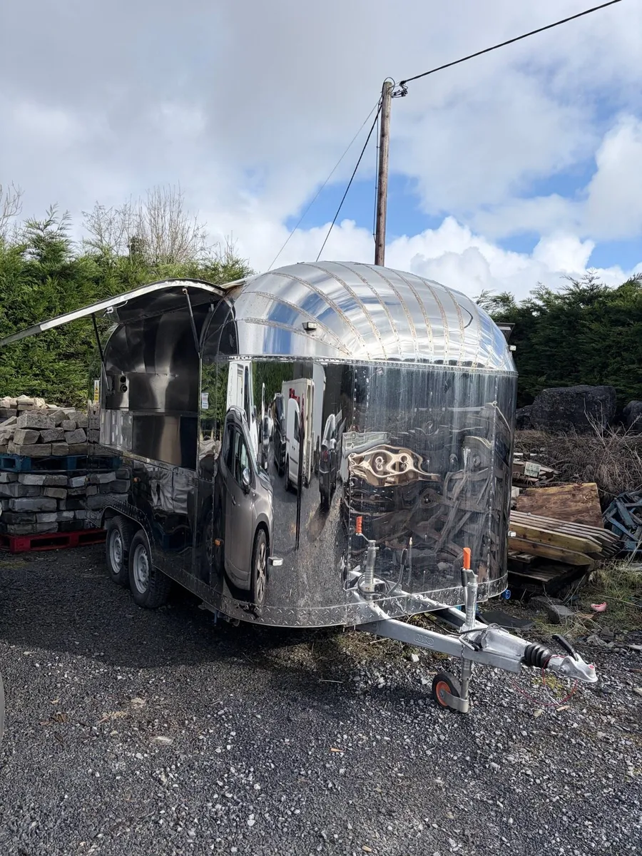 4 meter Airstream catering trailer - Image 2