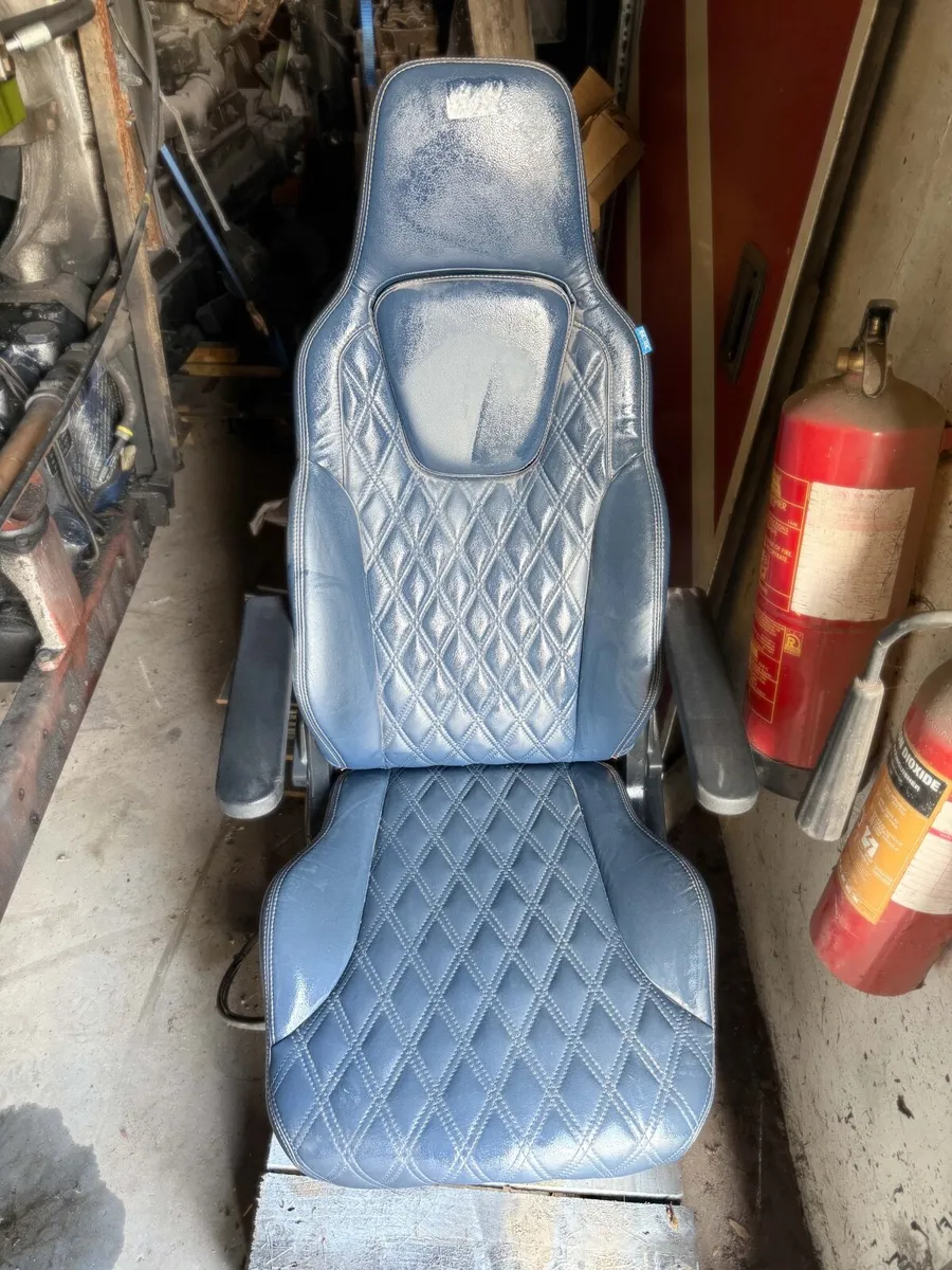 Top spec drivers seat - Image 1