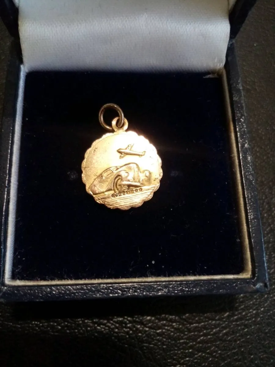 9ct Solid Gold Pendant - Image 3