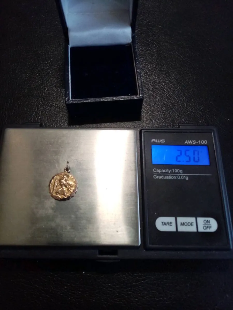 9ct Solid Gold Pendant - Image 4