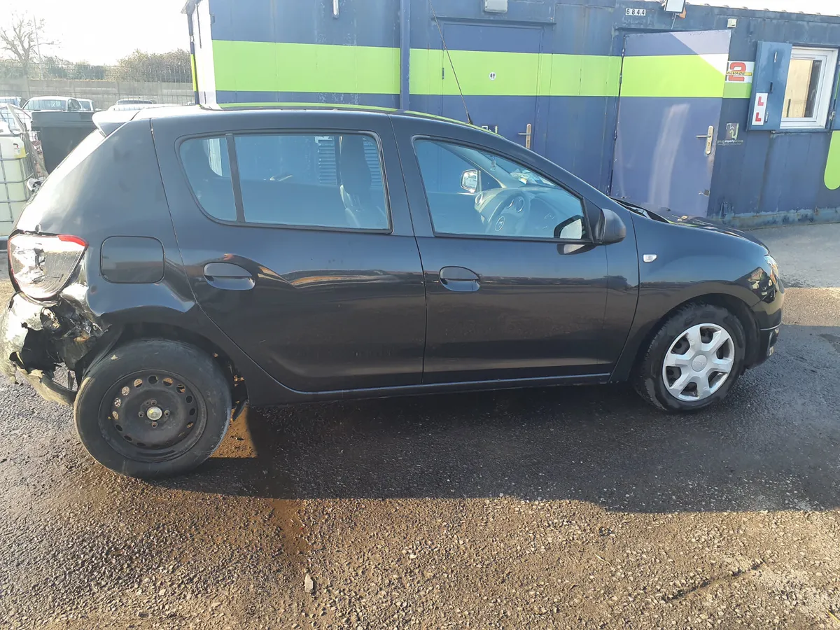 Dacia Sandero 1.2 petrol 2015 - Image 2