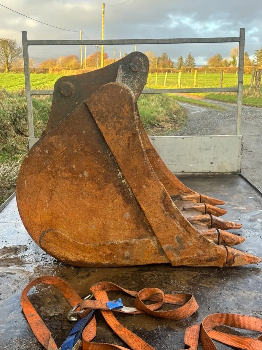 Digging Bucket 65mm Pin - Image 2