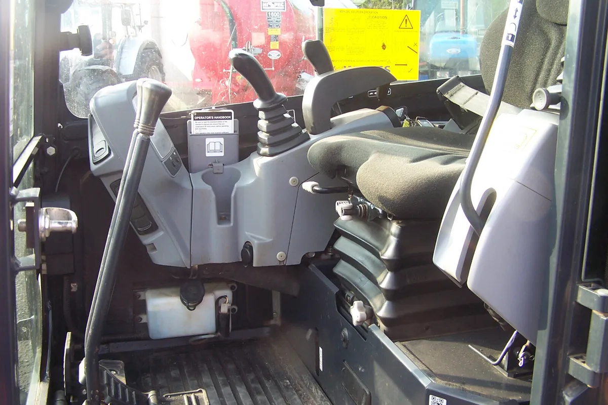 2022 KUBOTA KX030-4 Digger - Image 3