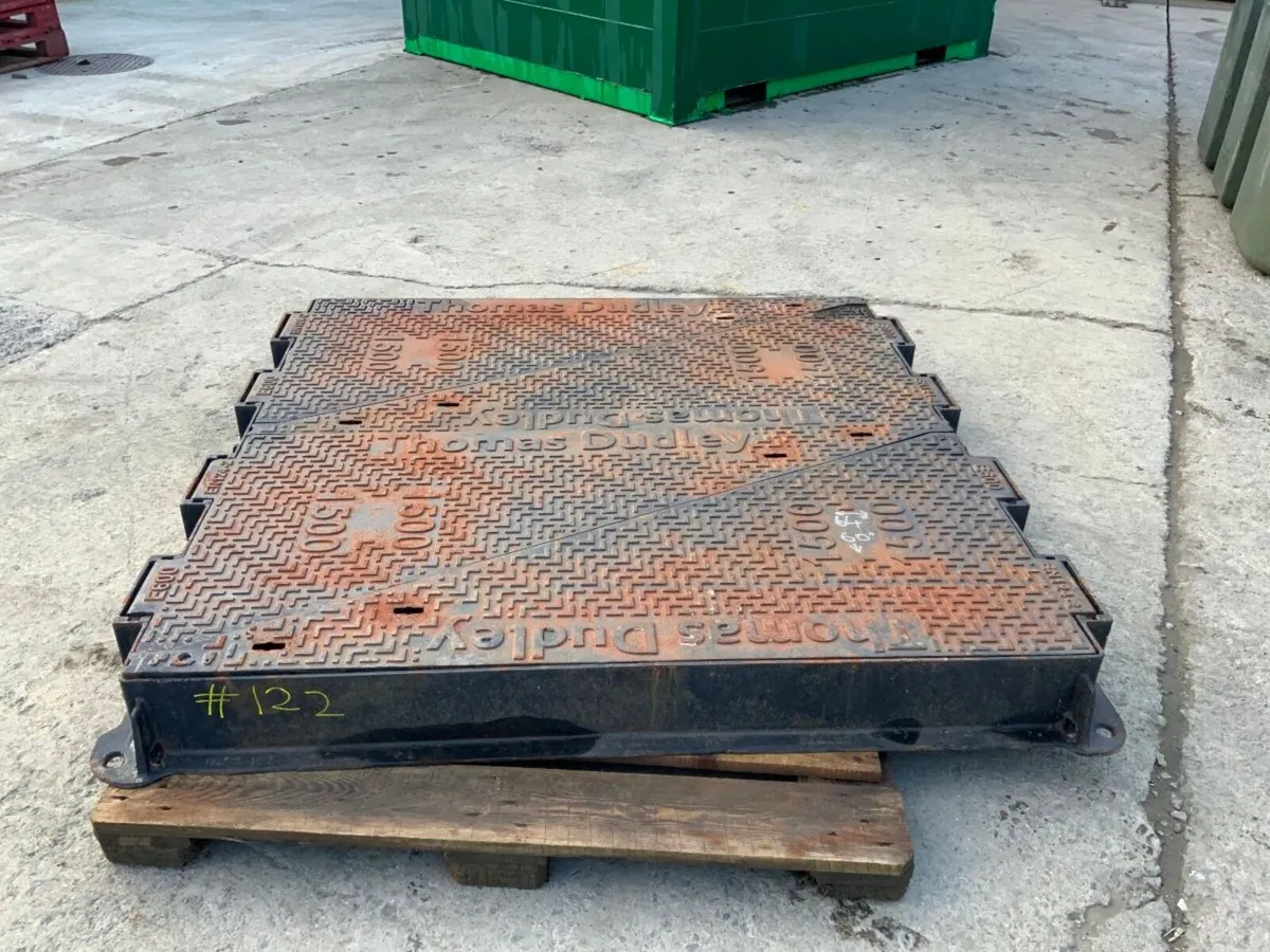 64 x 60 DUCTILE MANHOLE COVER..122. - Image 2