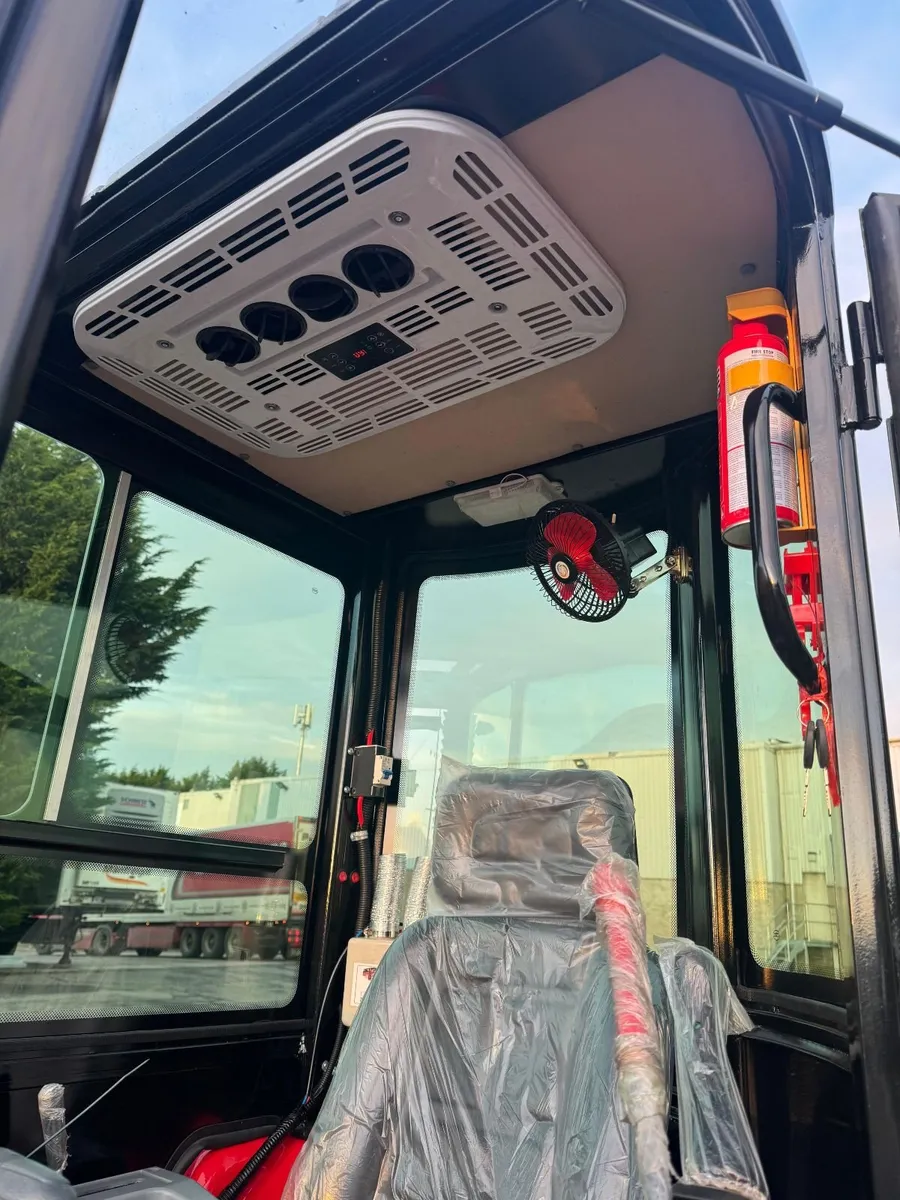 PP-T25 2.5 Ton Excavator / Digger - KUBOTA Engine - Image 2