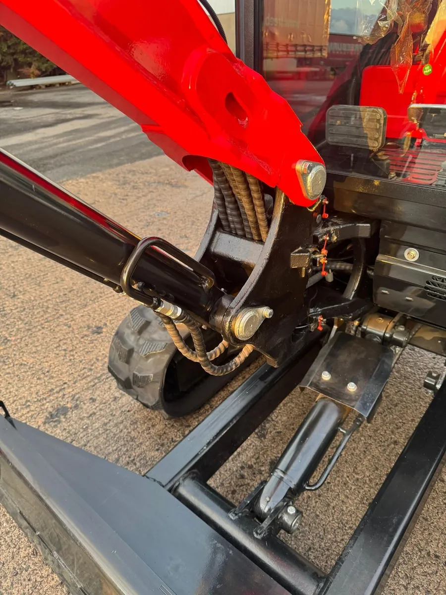 PP-T25 2.5 Ton Excavator / Digger - KUBOTA Engine - Image 3