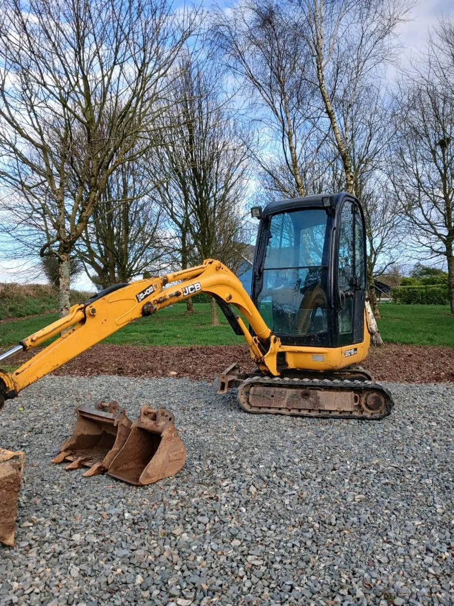 2011 jcb 8018 - Image 2