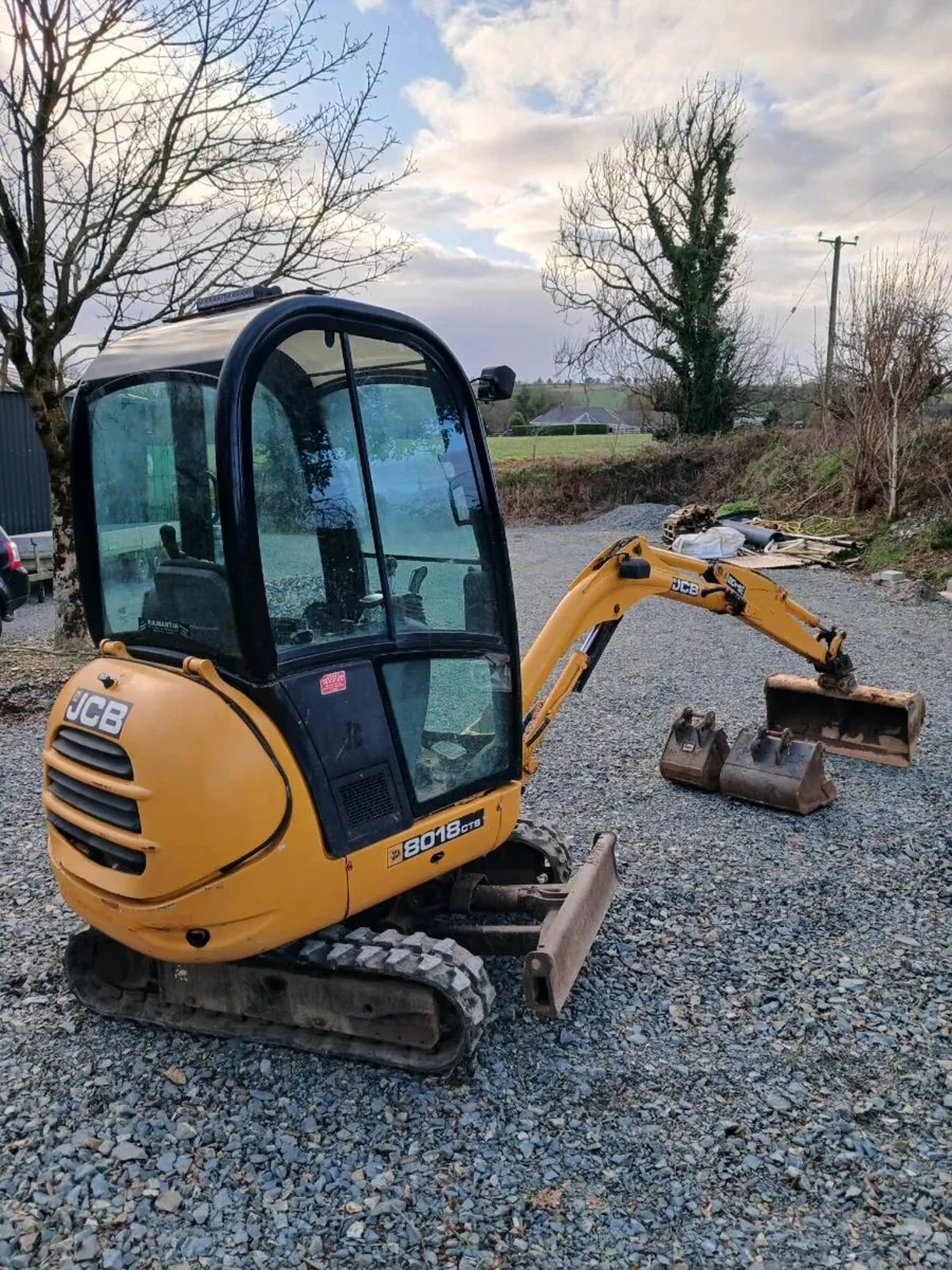 2011 jcb 8018 - Image 1