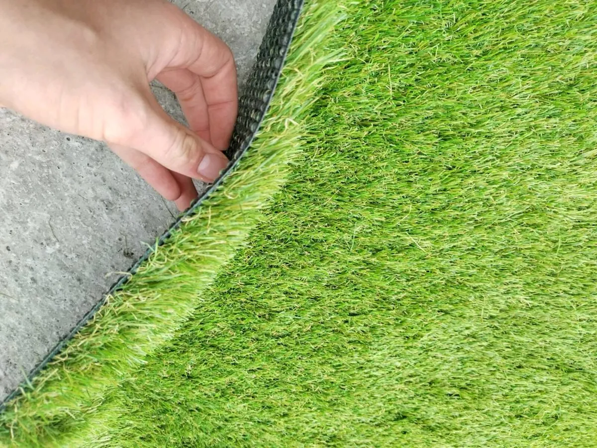 Artificial grass available in 5m wide - Image 1