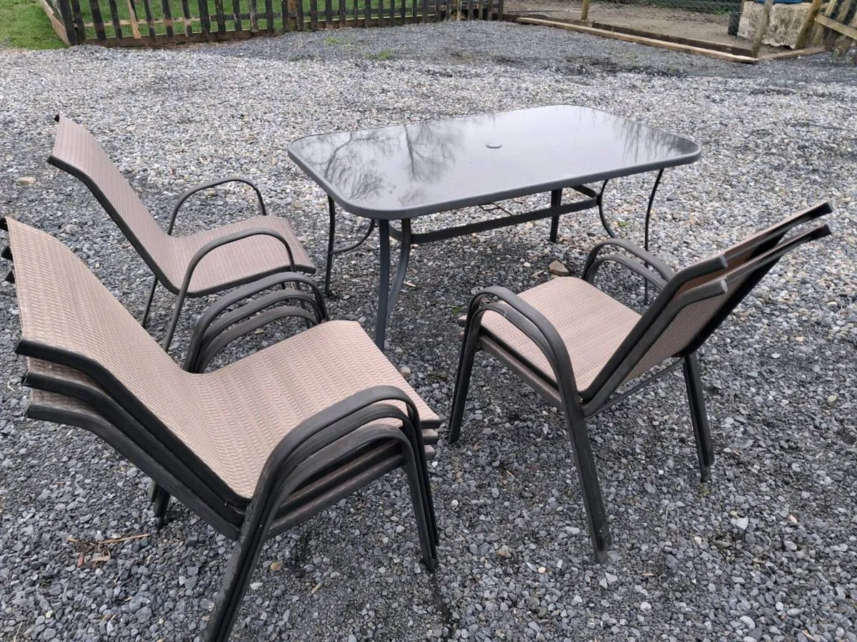 Glass table and 6 chairs - Image 3