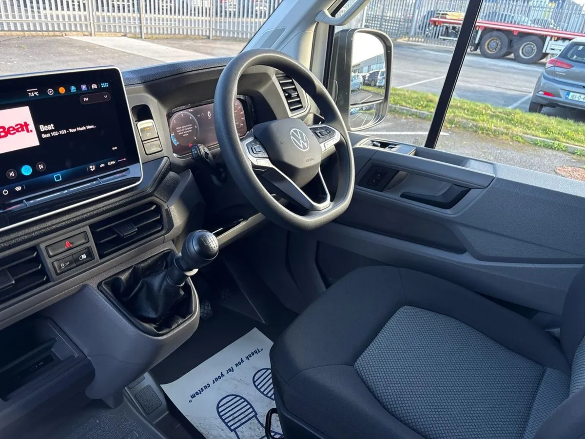 Volkswagen Crafter CRAFTER T 30 MWB 140BHP  M6F 5D - Image 3