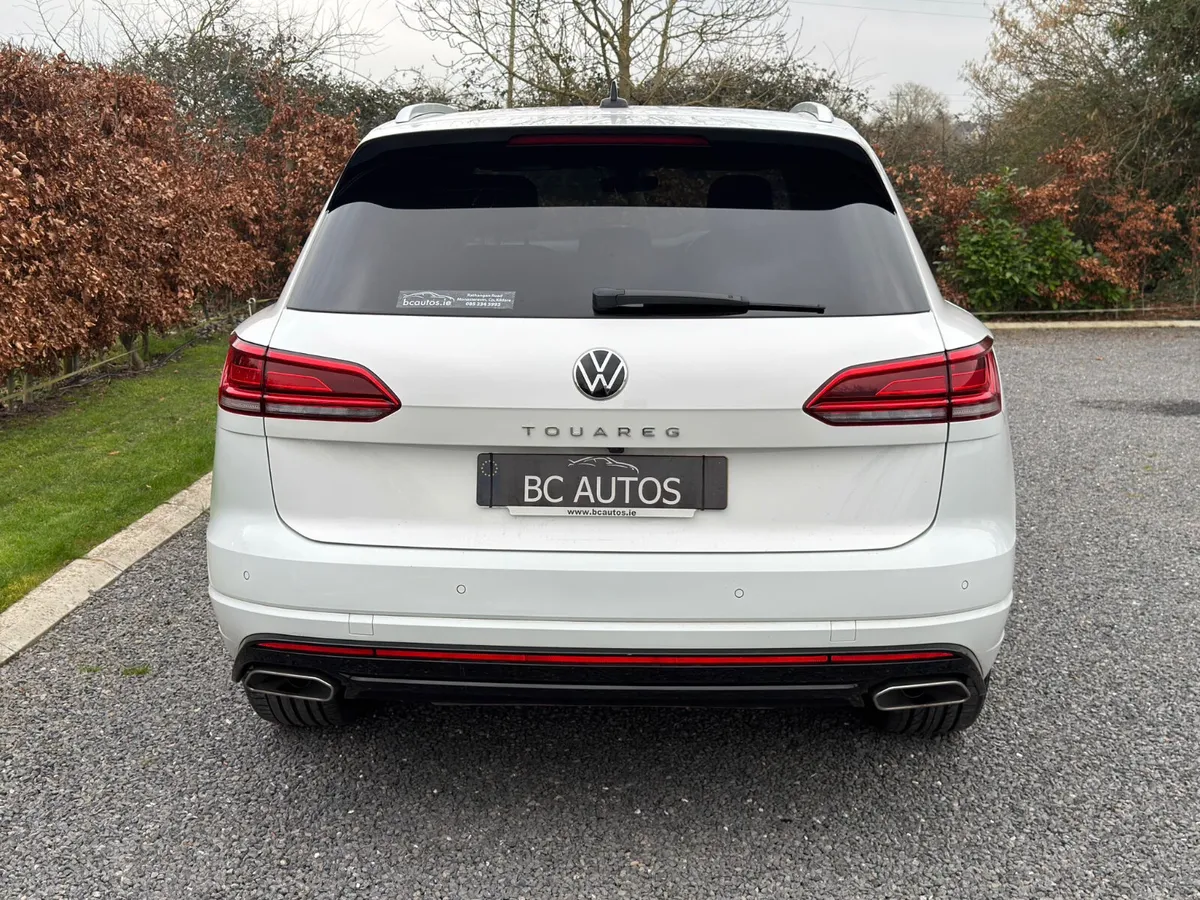 2023 Volkswagen Touareg 286 R-Line Commercial - Image 4