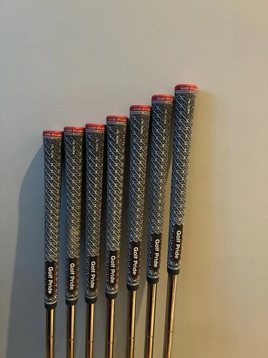 Titleist T300 Irons; 5 to GW; AMT Black Stiff; New Mid Size Grips - Image 2