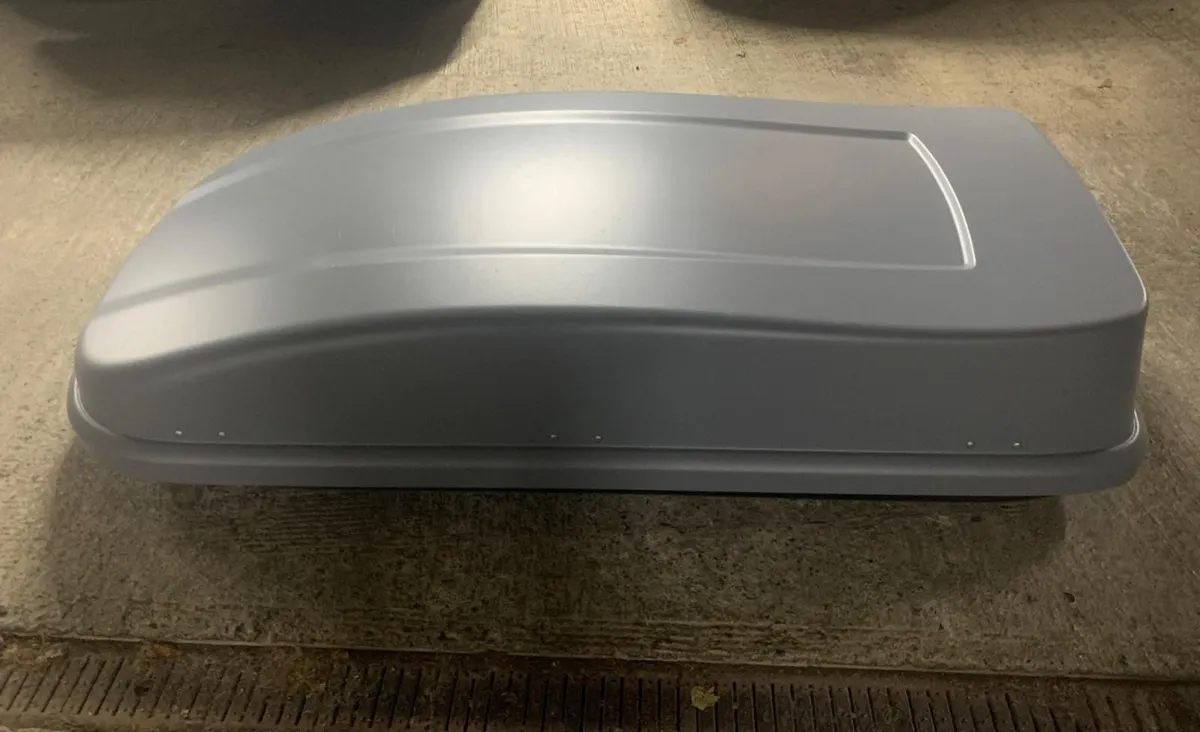 Halfords 420 liters roof box - Grey - Image 3