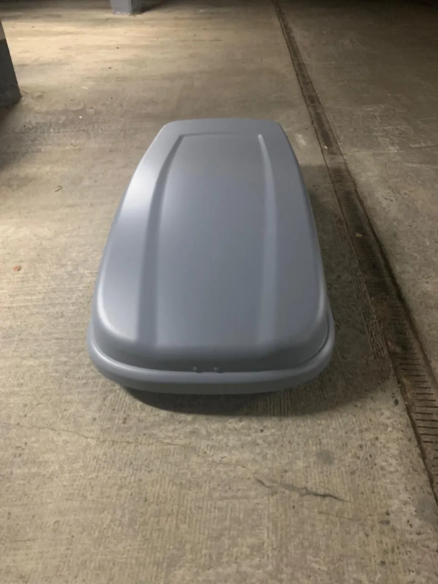 Halfords 420 liters roof box - Grey - Image 4