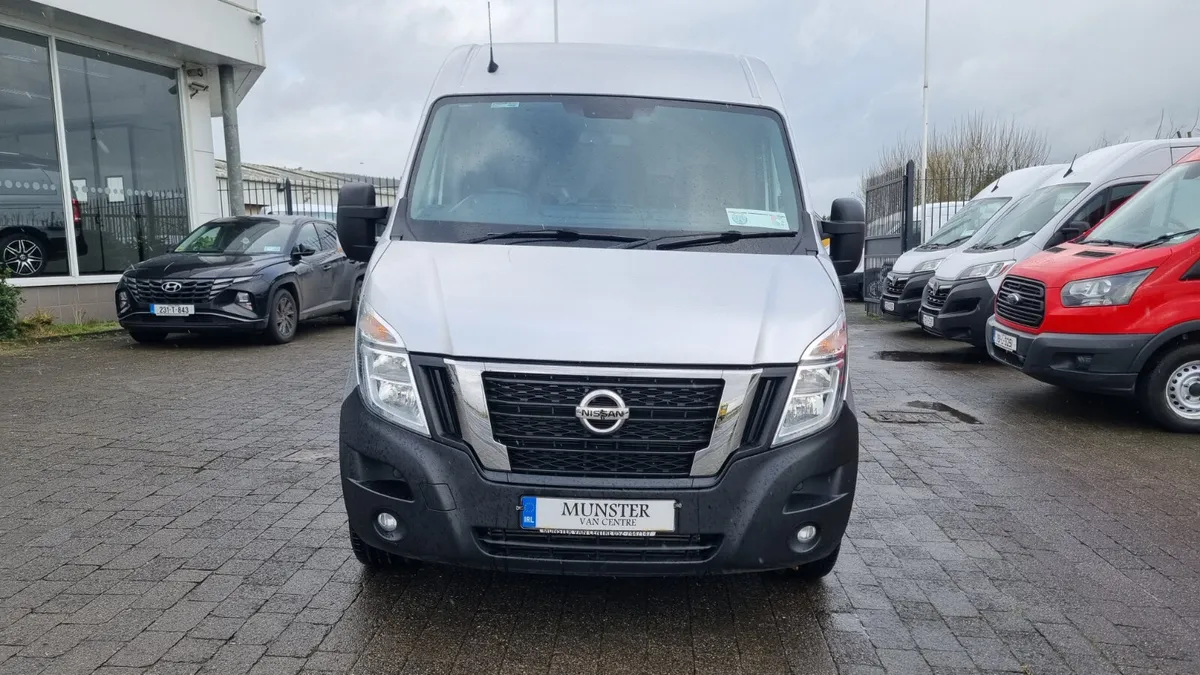 212 NISSAN NV400 LWB WITH A/C TOWBAR ONLY 50K  KMS - Image 2