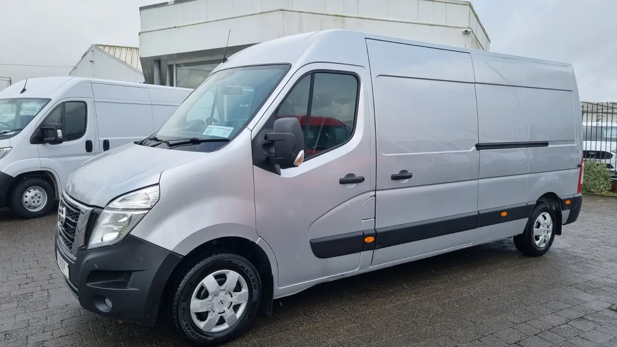 212 NISSAN NV400 LWB WITH A/C TOWBAR ONLY 50K  KMS - Image 1