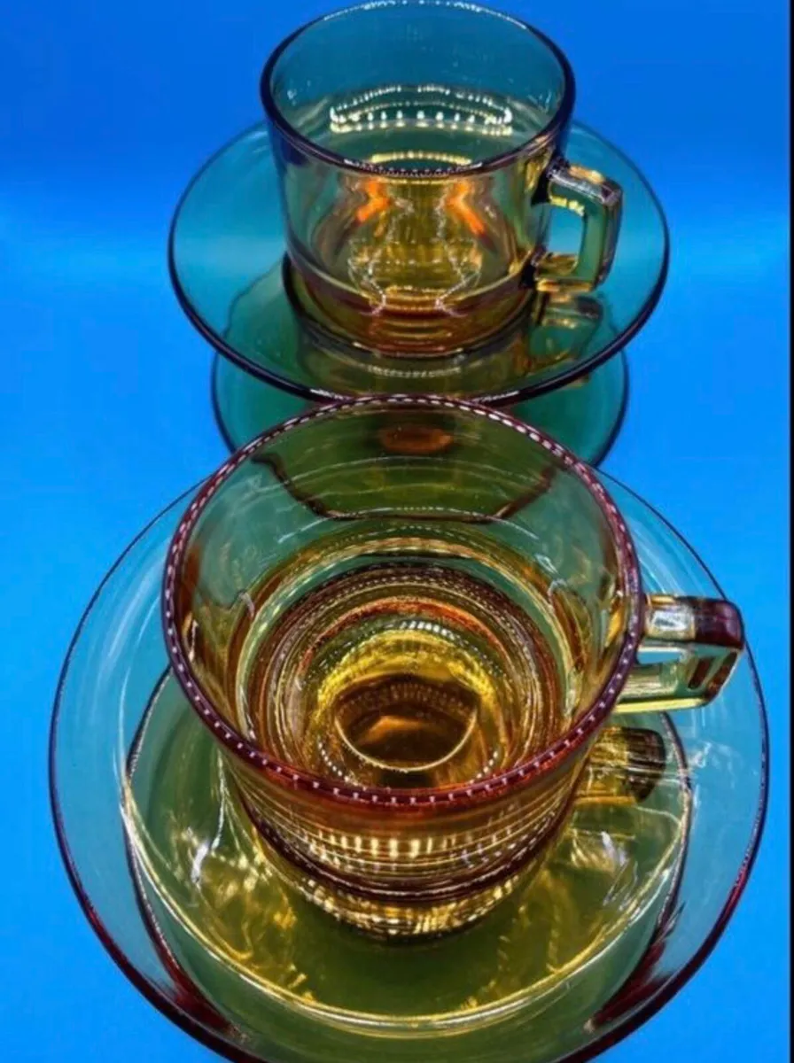 Set of 8 1970s coffee cups and saucers - Image 3