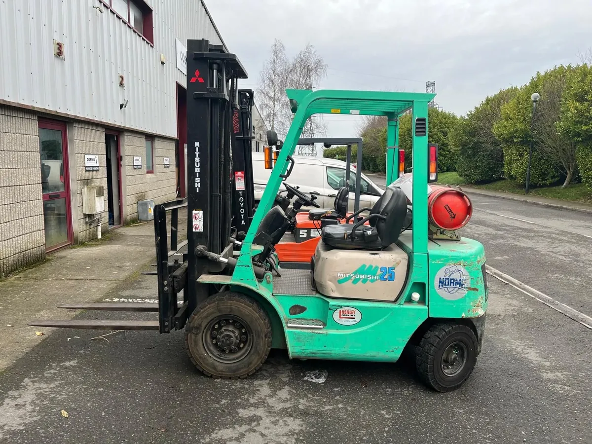 Mitsubishi Forklift - Image 2