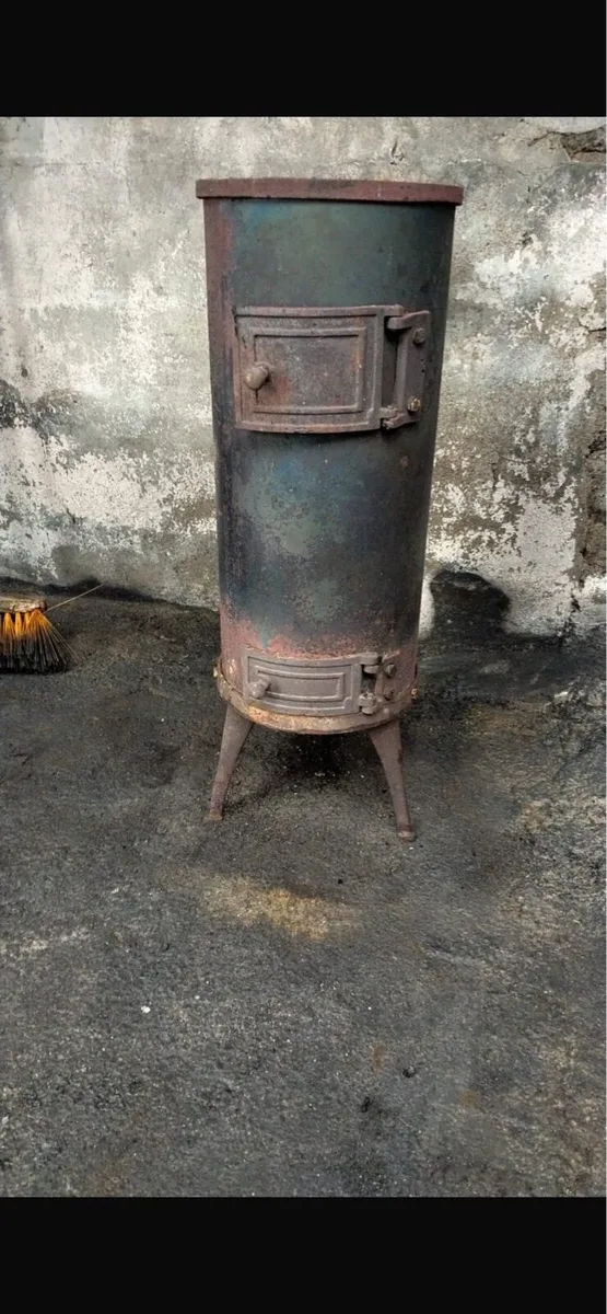 Garage Stove and Aluminium Flue - Image 1