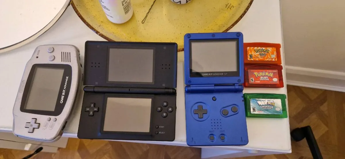 Game Boy Advance, SP, DS Lite & Pokemon Games - Image 1